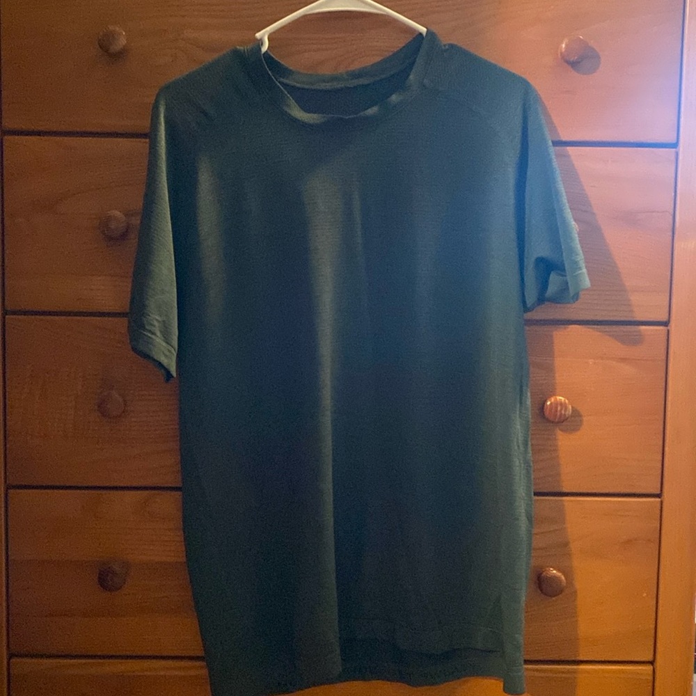 Lululemon T Shirt